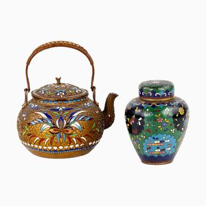 Tetera cloisonné esmaltada con asa de mimbre y carrito cloisonné para la ceremonia del té. Juego de 2