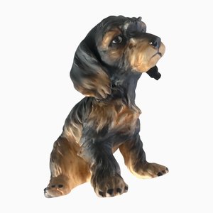 Un cane in ceramica di AK Kaiser