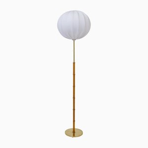 Lampadaire Mid-Century en Laiton et Chêne de Falkenbergs Belysning, Suède, 1960s