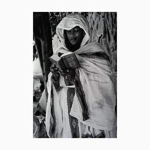 Jean-Pierre Duverge, Äthiopien, A Young Woman Reading Her Sacred Book, 2018, Fotografie