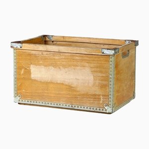 Caja de madera del servicio postal industrial danés