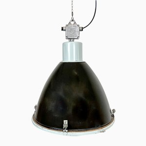 Lámpara de techo industrial grande esmaltada en negro con cubierta de vidrio de Elektrosvit, años 60