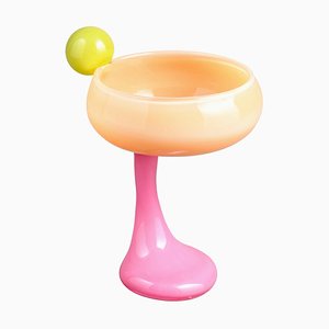 Limonengrüner, cremefarbener Bon Bon Cocktail mit Twistglas von Helle Mardahl