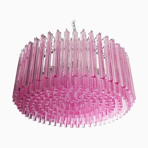 Lampadario Triedri in vetro con 265 prismi rosa