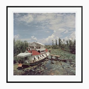 Slim Aarons, Jhelum River, 1961, Fotografia a colori