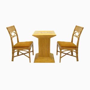 Stühle aus Rattan mit Tisch, 1970er, 3er Set