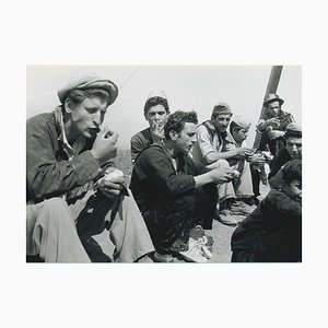 Men at Work, Italien, 1950er, Schwarz-Weiß-Fotografie