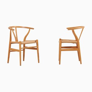 Danish Wishbone Chairs in Oak by Hans J. Wegner for Carl Hansen & Søn, 1960s, Set of 2