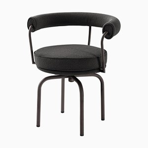 Sedia da esterni Lc7 nera ruvida di Charlotte Perriand per Cassina