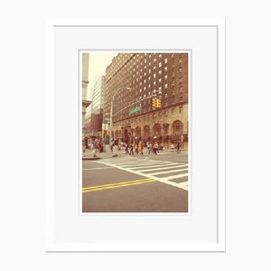 Stuart Möller, Woman in Orange on Lexington, 2013, Fotografía en color