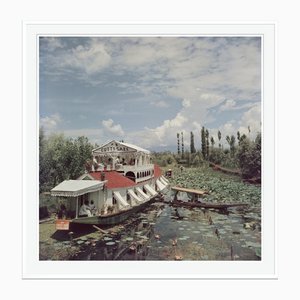 Slim Aarons, Jhelum River, 1961, Fotografia a colori