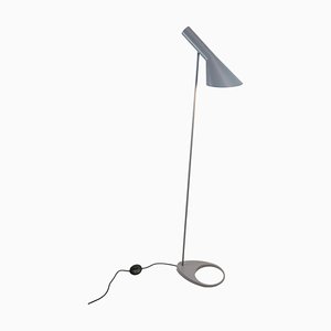 Lámpara de pie gris de Arne Jacobsen, 1957