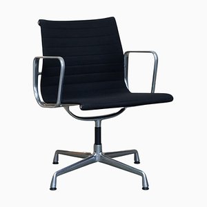 Butaca de oficina giratoria EA108 Hopsak de Charles & Ray Eames para Vitra