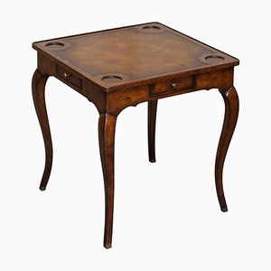 Mesa de juegos de cartas Theodore Alexander de madera nudosa y madera nudosa de nogal y cuero marrón