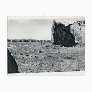 Fotografia in bianco e nero di Monument Valley, Utah / Arizona, Stati Uniti, anni '60