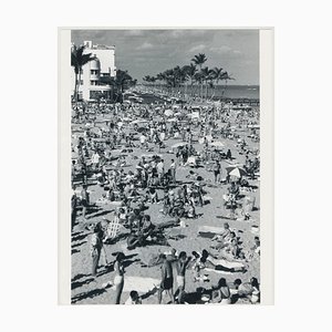 Überfüllten Strand, Florida, USA, 1960er, Schwarz-Weiß-Fotografie