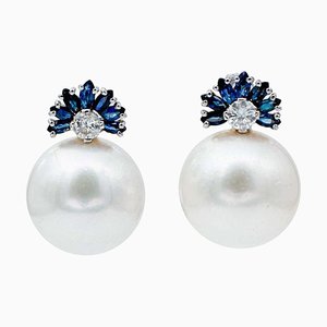 Orecchini in oro bianco a 14 carati con perle dei mari del sud, zaffiri e diamanti, set di 2
