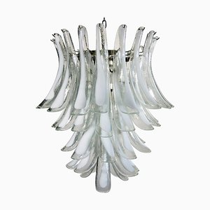 Lámpara de araña italiana de pétalos de cristal de Murano