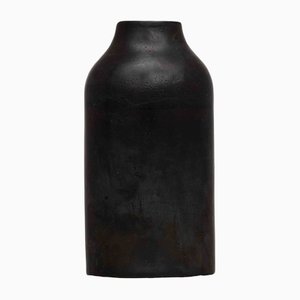 Große schwarze Vase