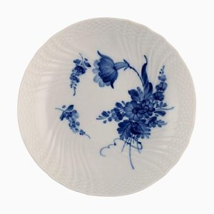 Nr. 10/1532 Blue Flower Curved Dish on Stand from Royal Copenhagen