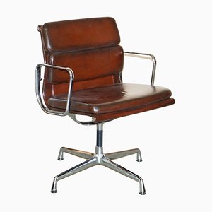 Ea208 Soft Pad Brown Leather Office Swivel Armchair from Vitra Eames