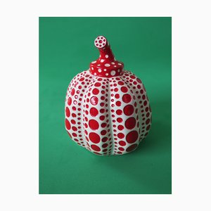 Nach Yayoi Kusama, Dots Obsession (Kürbisrot), Skulptur