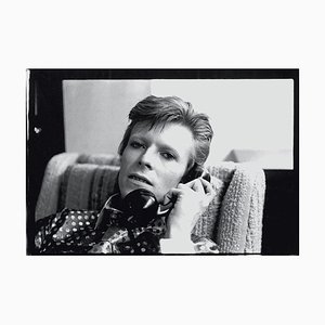 Bowie on the Phone, 1973, Impresión de pigmento de archivo