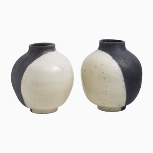 Japanische moderne minimalistische Raku Keramikskulpturen in Weiß & Schwarz, 2er Set