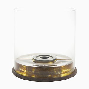 Chimenea japonesa minimalista de vidrio dorado y metal de Laab Milano