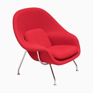 Poltrona rossa di Eero Saarinen Womb per Knoll