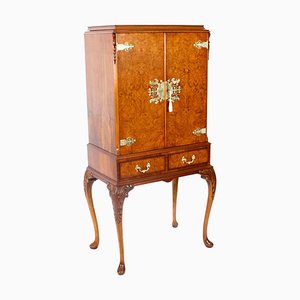 Queen Anne Burr Walnut Cocktail Cabinet or Dry Bar, 1930s