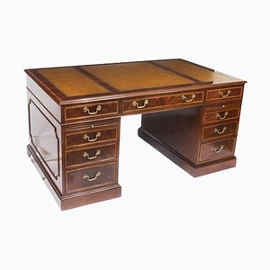 Bureau Piédestal en Acajou Flammé et Bandes Croisées, 20ème Siècle