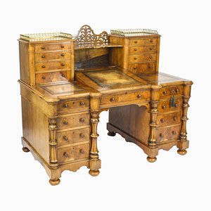 Bureau Victorien en Noyer, 19ème Siècle