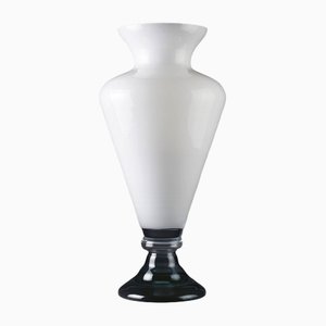Anfora New Romantic White Glass Cup from VGnewtrend