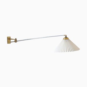 Lampada da parete di Hvidt & Mølgaard per Le Klint, 1963