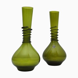 Grüne Karaffe oder Vase mit befestigtem Glasdraht von Jacob E. Bang für Holmegaard, Dänemark, 2er Set