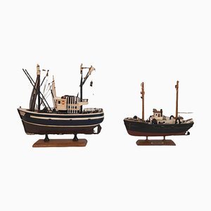 Modelos de barcos de arrastre de madera. Juego de 2