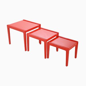 Tavolini ad incastro in legno laccato rosso, set di 3