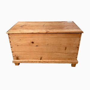 Caja antigua de madera