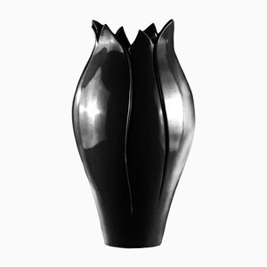Vase Tulipe Alto en Céramique Noire de VGnewtrend, Italie