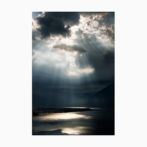 Assalve, Dramatischer Himmel mit Sonnenstrahlen über Lago Maggiore, Schweiz, Fotografie
