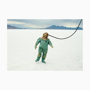 Andy Ryan, hombre con traje de buceo en Salt Flats, fotografía