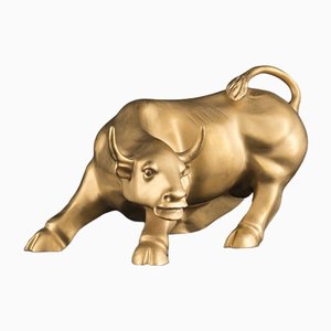 Italienische undurchsichtige goldene Wall Street Stier Skulptur aus Keramik von VGnewtrend