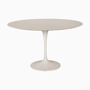 White Marble Tulip Dining Table by Eero Saarinen for Knoll Inc. / Knoll International