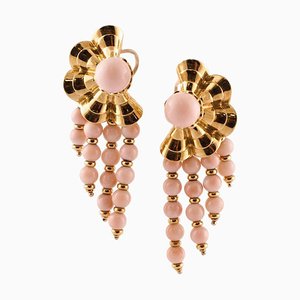 Aretes de clip con esfera de coral rosa y oro amarillo de 18 quilates. Juego de 2