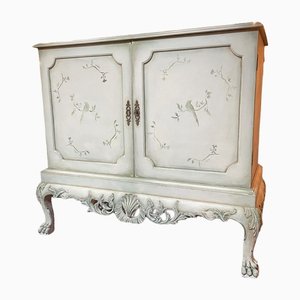 Mueble auxiliar estilo Chippendale de caoba pintada a mano