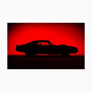 Caspotografie, Silhouette eines Old Fashion Muscle Car auf rotem Hintergrund, Fotopapier