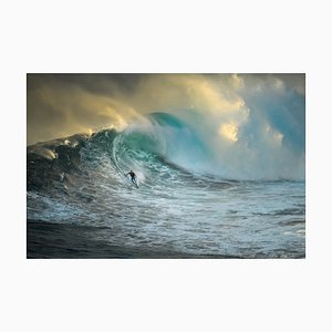Kjell Linder, Surfer on a Big Wave at Jaws, Carta fotografica
