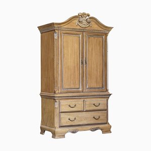 Credenza grande in quercia sbiancata Prince Charles Fleur De Lis Feather Crest