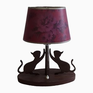 Tischlampe mit Ovalem Teak Gestell, 2 Katzen auf Metall Kratzbaum & Rot Bedruckter Ovaler Schirm aus Pappe, 1970er